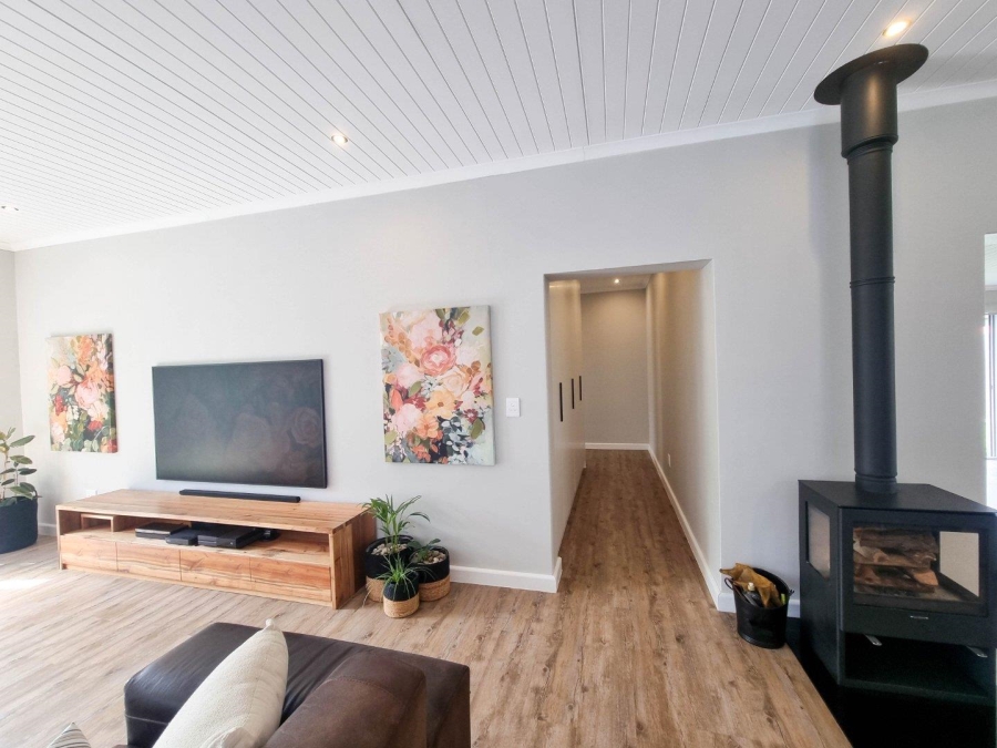 3 Bedroom Property for Sale in Sandbaai Western Cape